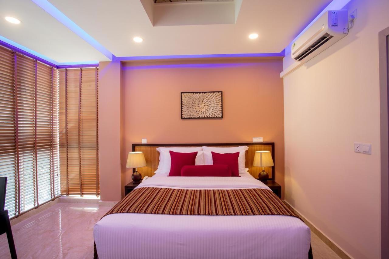 Eleven Trees Maldives Hotell Hulhumale Exteriör bild