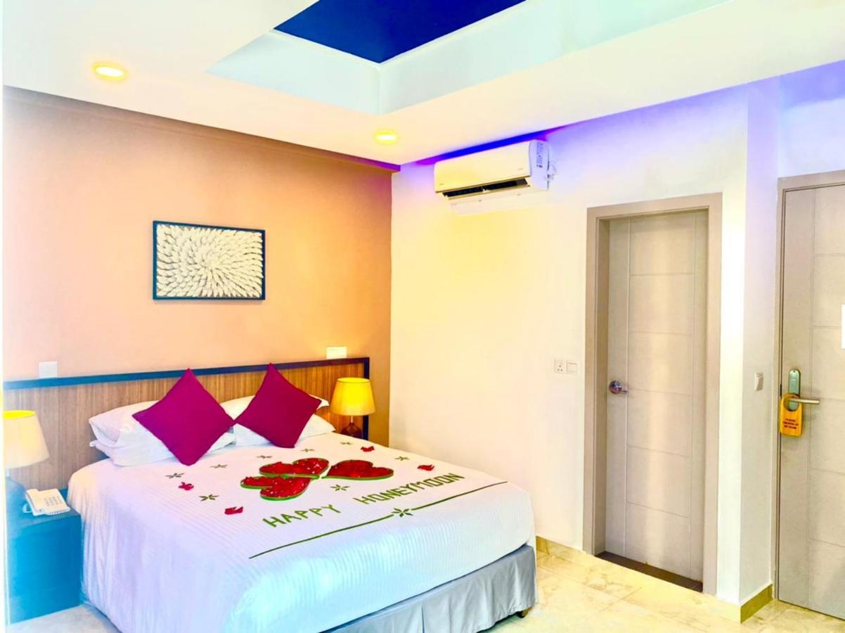 Eleven Trees Maldives Hotell Hulhumale Exteriör bild